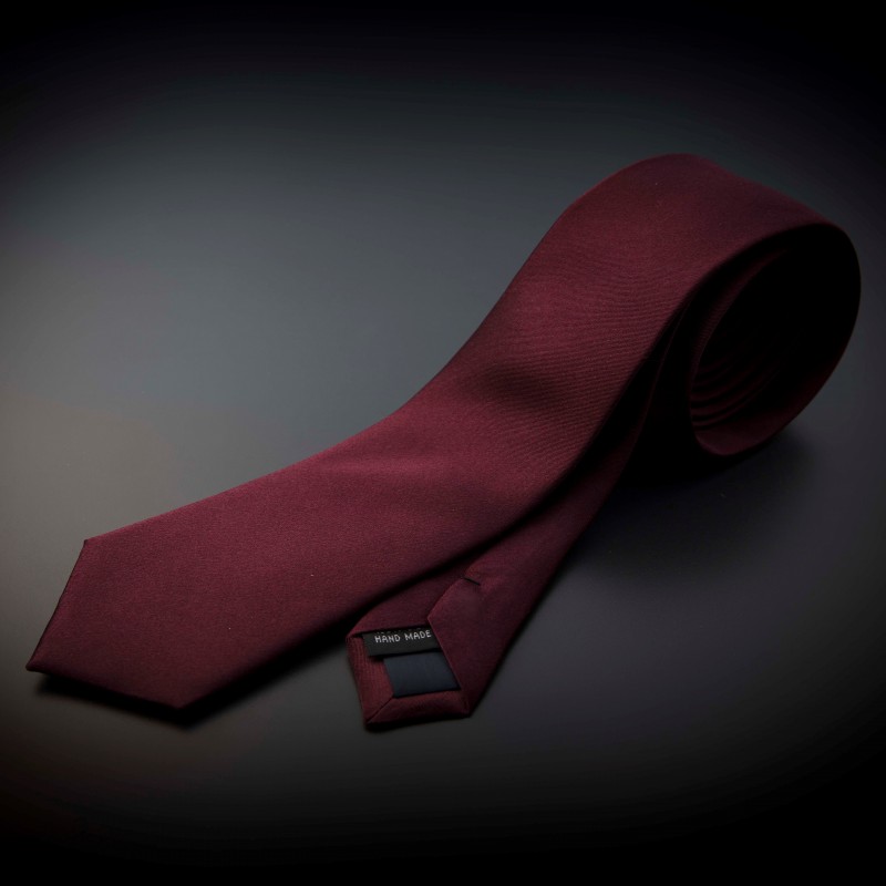 Cravate homme pure soie - couleur unie bordeau